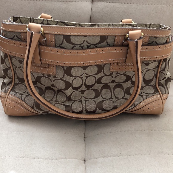 Beautiful Coach bag - Picture 2 of 6